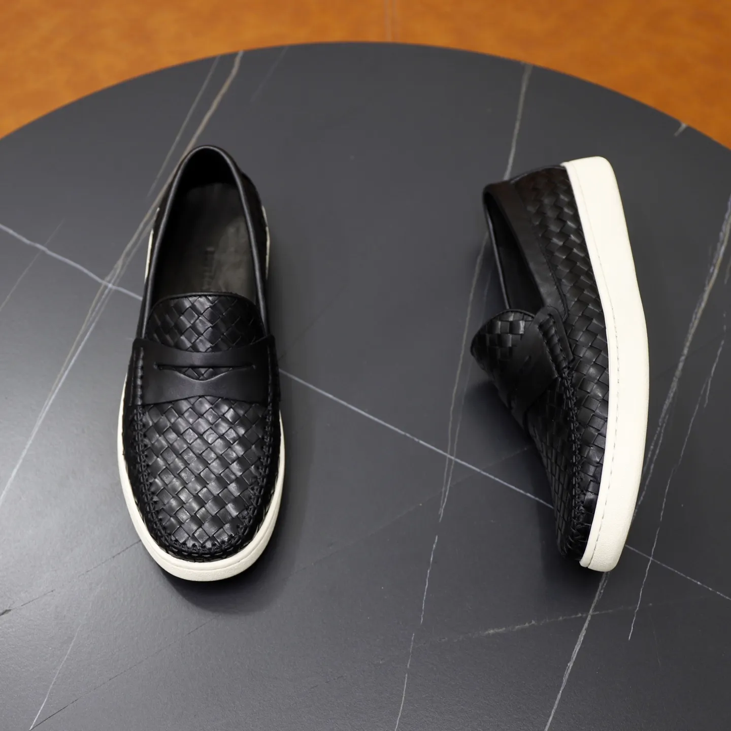 Men's shoes 💰500💰BOTTEG* VENET* - high-end boutique Size: 38-44 (45 custom-made) BV new product, calfskin artificially woven classic style harmoniously blends with contemporary fashion temperament, rubber soles are light and flexible, water-dyed cowhide!